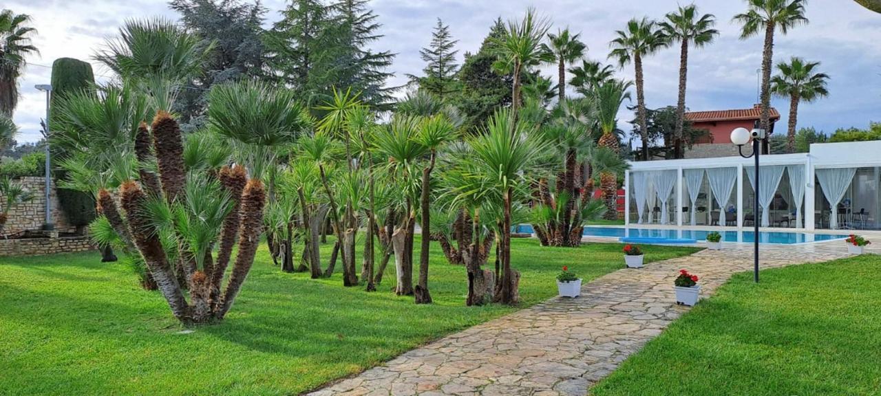 B&B Villa Adriana Andria Exteriör bild